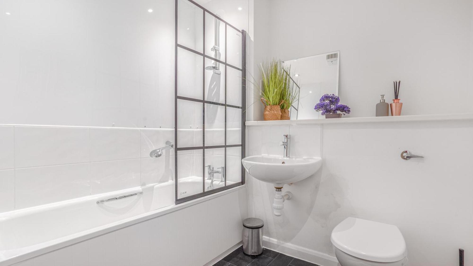 Japanese Suite 2Bed 2Bath, Free Park, Netfix, 75 Inch Tv, Games - City Centre- Maihom 버밍엄 외부 사진