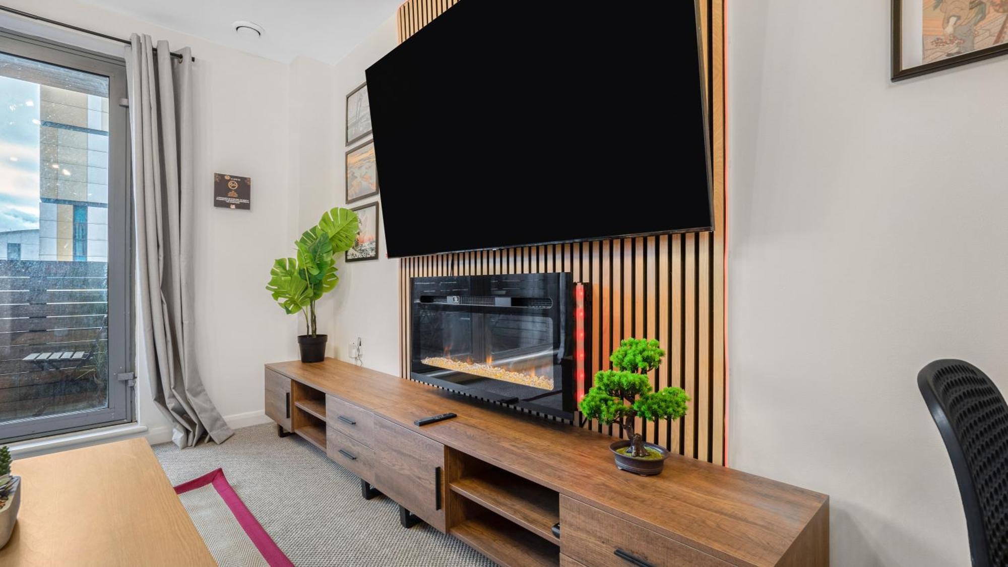 Japanese Suite 2Bed 2Bath, Free Park, Netfix, 75 Inch Tv, Games - City Centre- Maihom 버밍엄 외부 사진